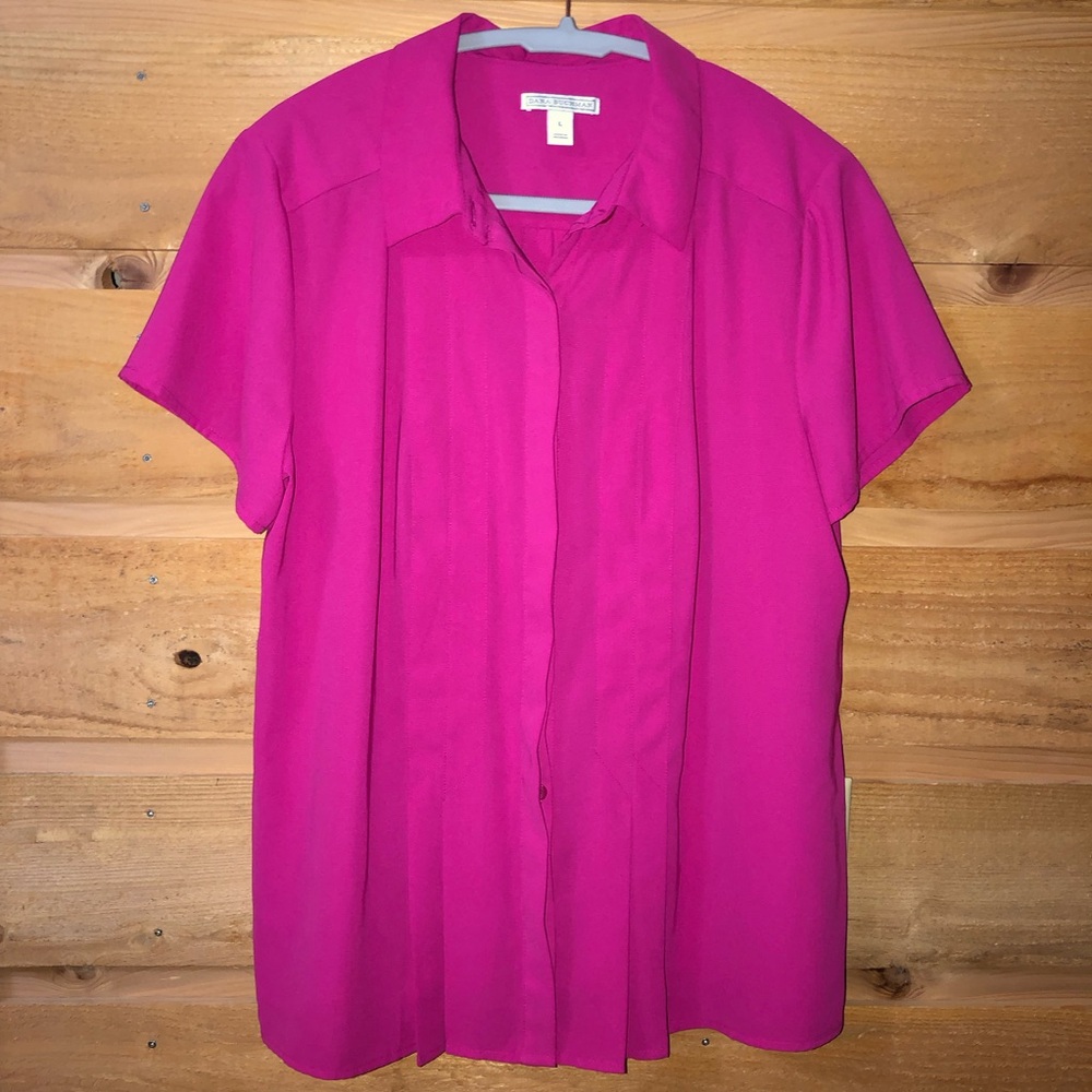 Pink short sleeve no show button blouse Dana Buchman size Large